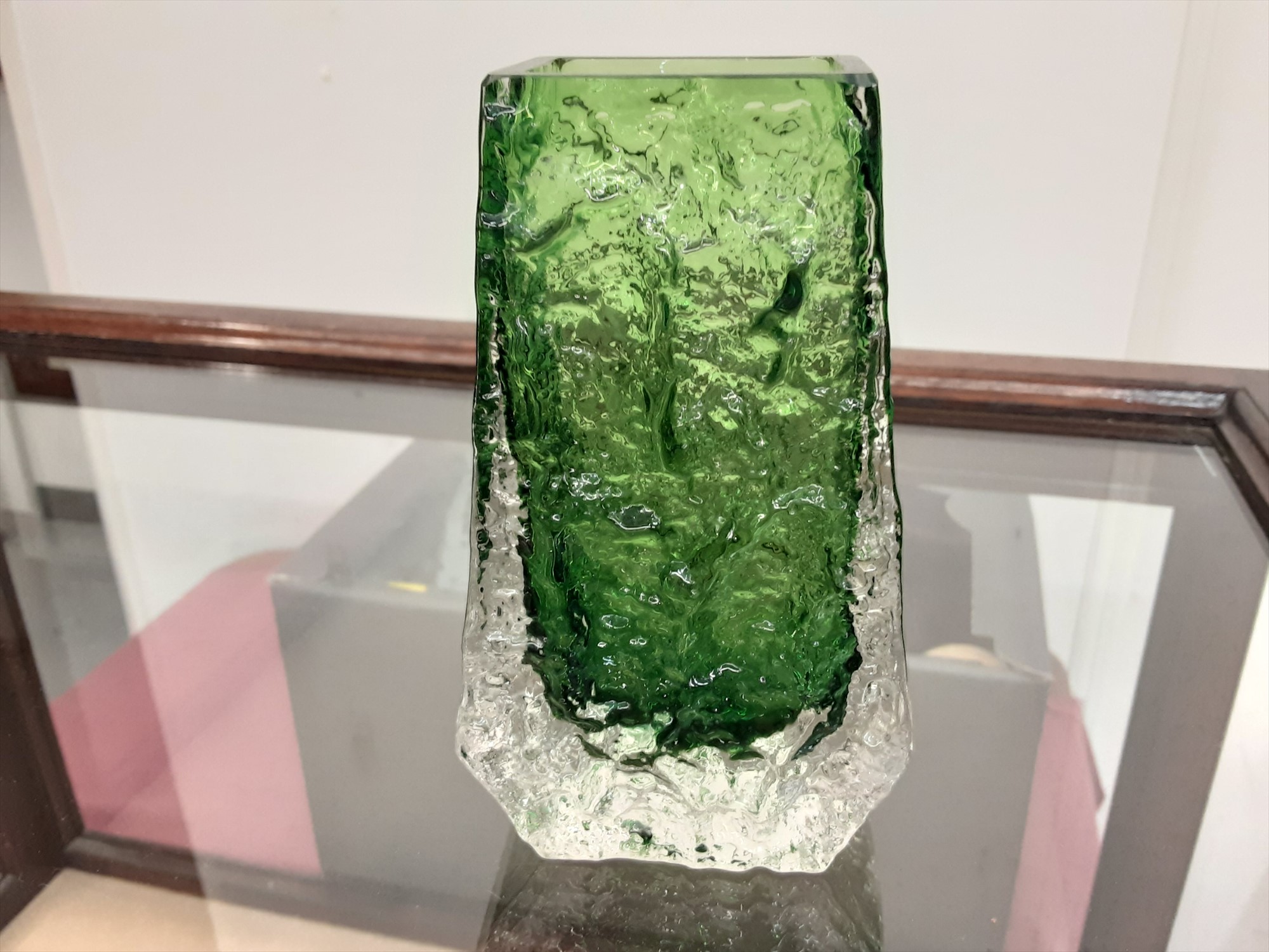 Lot 963 Whitefriars Meadow green coffin vase