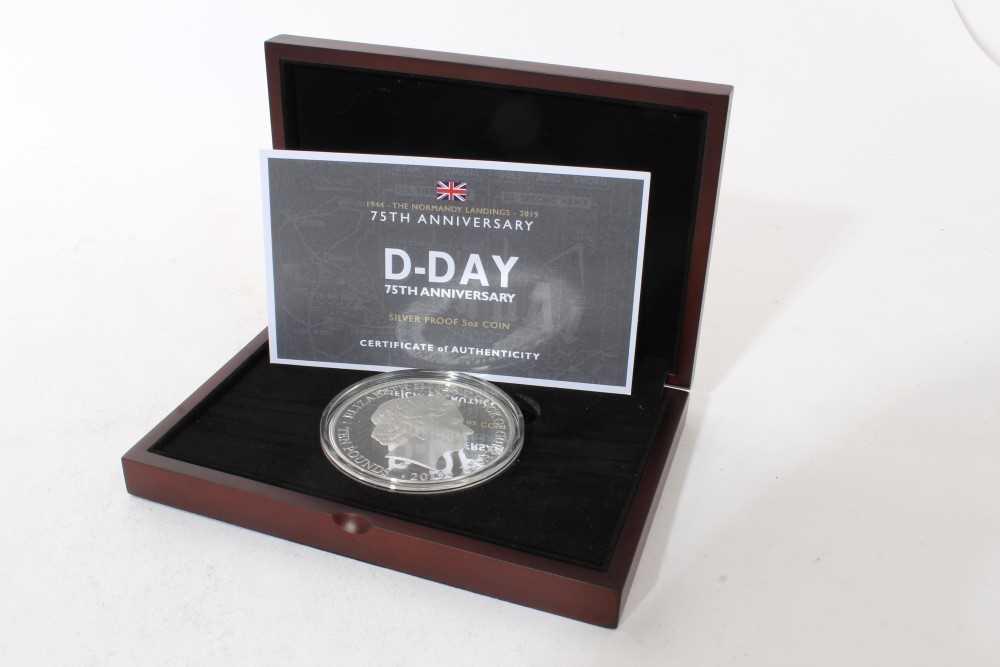 Lot 425 - Guernsey - Westminster issued silver proof £10 coin (weight 5oz) commemorating 'The D-Day Anniversary' 2019 (cased with certificate of authenticity) (1 coin)