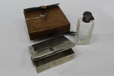 Lot 1925 - Vintage silver plated Swaine & Adeney sandwich box, together with a glass flask with plated top, in brown leather fitted case