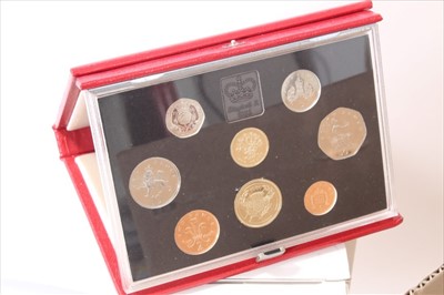 Lot 440 - G.B. The Royal Mint issued proof sets to include 1977 x 2, 1980 x 2, 1982 x 2, 1983, 1984, 1985 x 2, 1986, 1987, 1988 x 2, 1989 x 2, 1990 x 2, 1991, 1992 x 2, 1993 (blue), 1995 x 2 (blue), 1995 x 2...