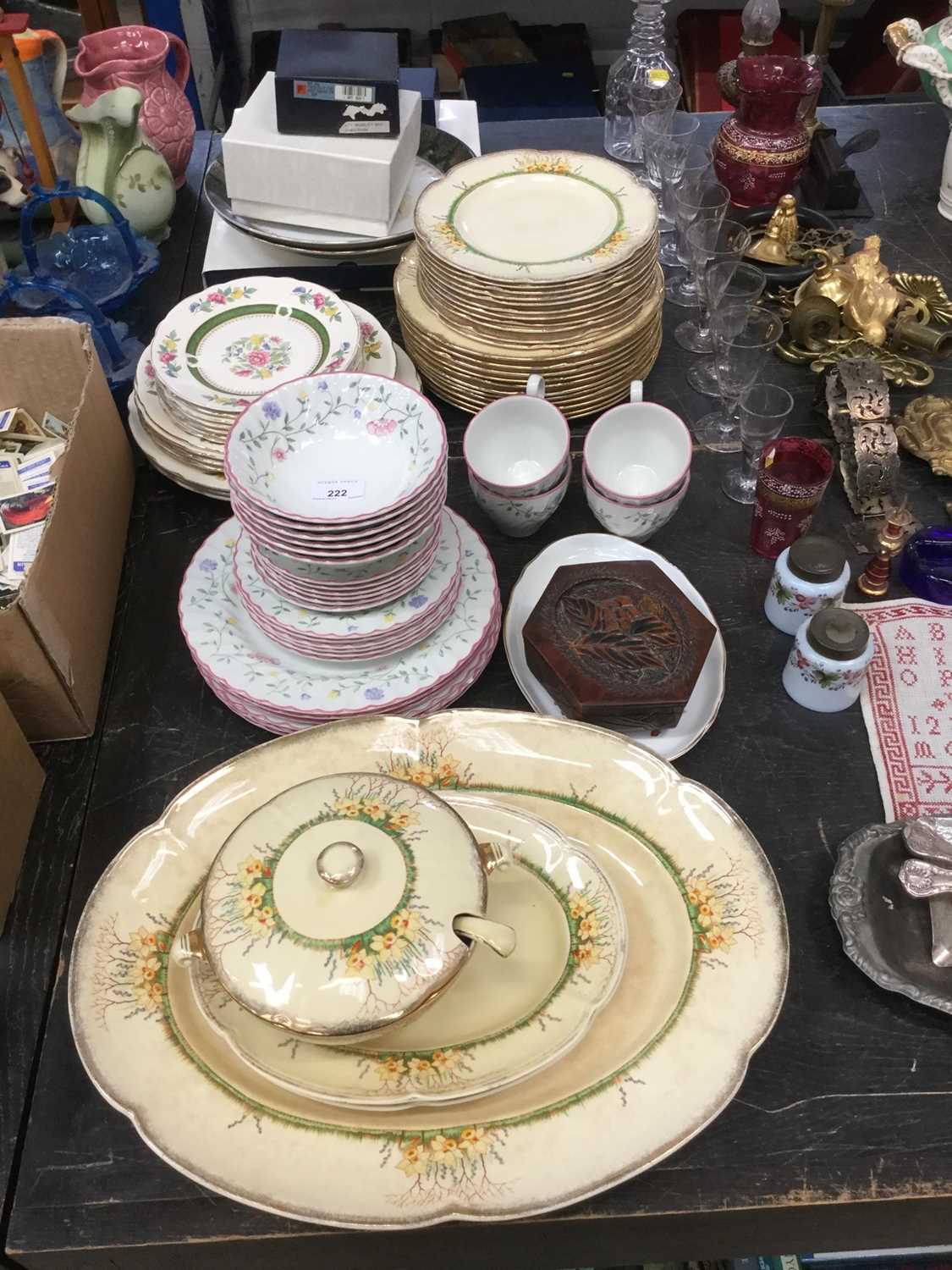 Lot 222 - Group of Johnson Brothers, Crown Devon and other dinnerwares and assorted china