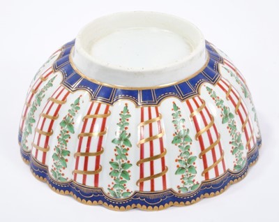 Lot 81 - Worcester Hop Trellis pattern bowl, circa 1772