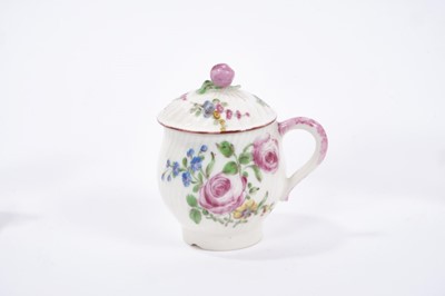 Lot 62 - Mennecy custard cup and cover circa 1760