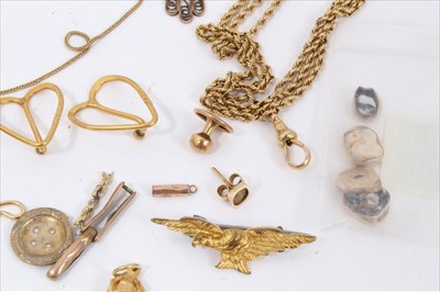 Lot 254 - Early 20th century South African gold-diggers brooch and other yellow metal jewellery