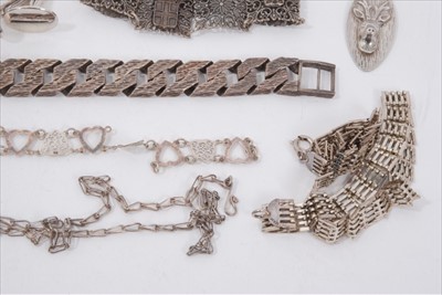 Lot 140 - Heavy silver curb link bracelet and other silver jewellery