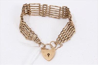 Lot 272 - 9ct gold bracelet with padlock clasp