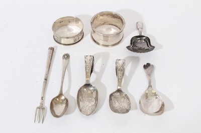 Lot 259 - Collection silver caddy and other spoons and sundry small silver (8)