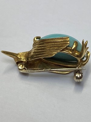 Lot 172 - Gold and turquoise penguin brooch