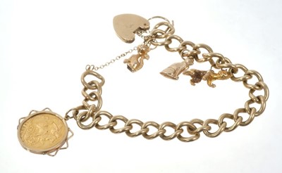 Lot 535 - Gold Sovereign gate bracelet