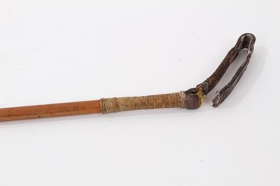 Lot 764 - Yellow metal-mounted riding crop by Swaine and Aderney, London