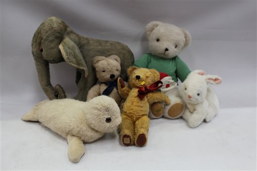 Lot 2847 - Selection of Merrythought soft toys -...