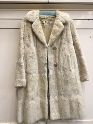 Lot 356 - Vintage blonde fur coat