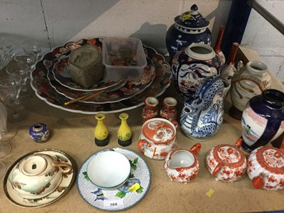 Lot 169 - Group of Oriental ceramics to include Japanese Imari chargers