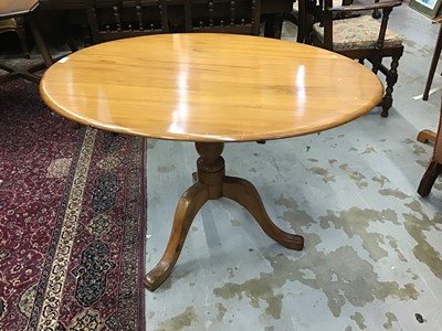 Lot 990 - 19th century cherrywood oval breakfast table