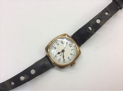 Lot 654 - Vintage 9ct gold case wristwatch