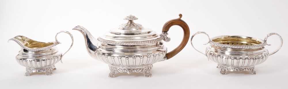 Lot 289 - George IV silver 3 piece tea set