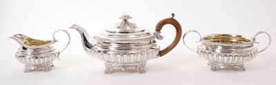 Lot 289 - George IV silver 3 piece tea set