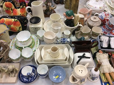 Lot 454 - Group ceramics, tea and dinner ware, ornaments and sundries