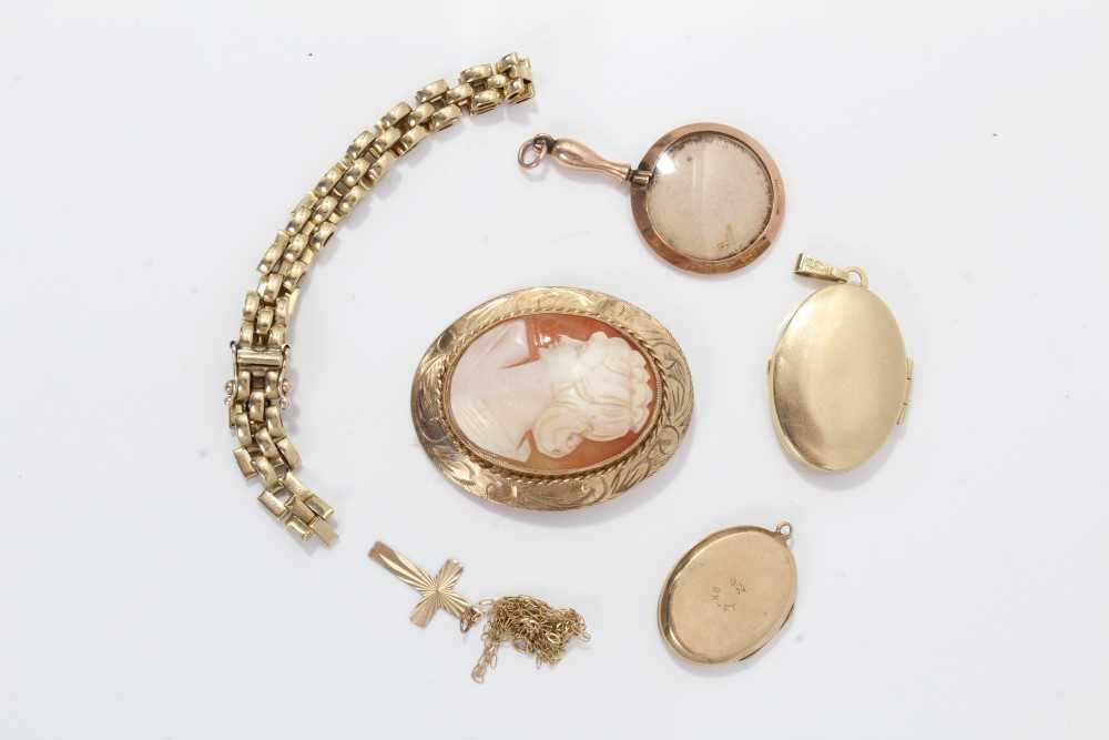 Lot 84 - Group of gold jewellery