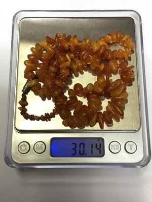 Lot 183 - Group of amber jewellery