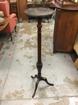 Lot 1030 - Mahogany torchère stand