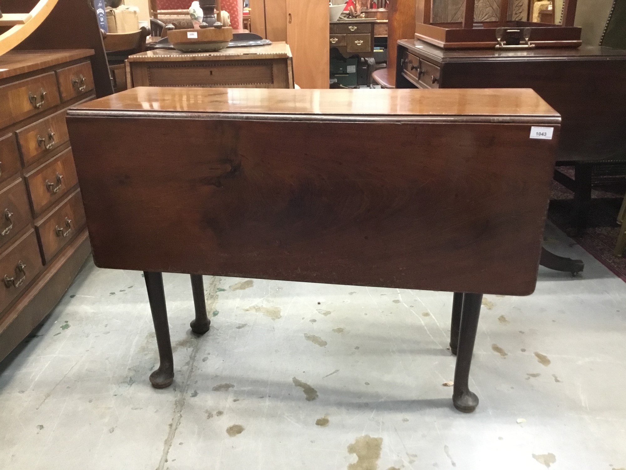 Lot 1043 Small drop leaf table