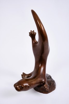 Lot 823 - *Laurence Broderick (b. 1935) bronze 'Diving otter maquette'