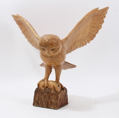 Lot 831 - Unsigned woodcarving of a barn owl