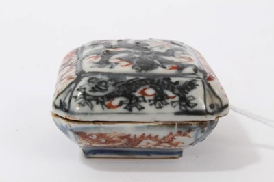 Lot 160 - Antique Chinese paste box with Chenghua mark