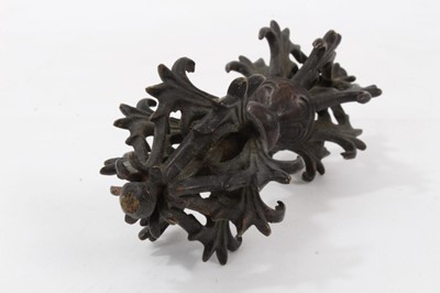 Lot 814 - Tibetan bronze vajra