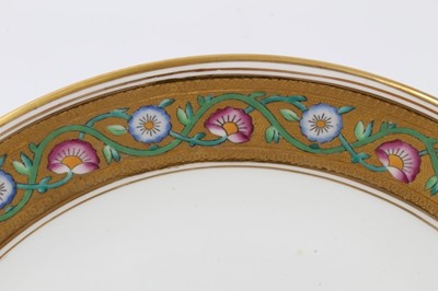 Lot 190 - Six Victorian Minton hand painted cabinet plates