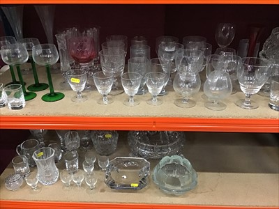 Lot 512 - Group glassware