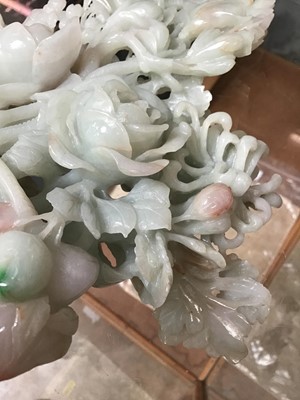 Lot 832 - Fine quality modern jade carving