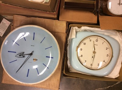 Lot 418 - Group vintage wall and mantle clocks