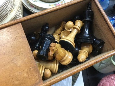 Lot 200 - Box Wood chess set in box