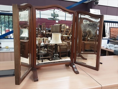 Lot 114 - Mahogany framed triptych dressing table mirror