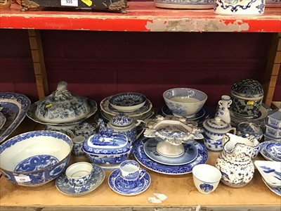 Lot 539 - Selection of oriental blue and white dinner and tea ware