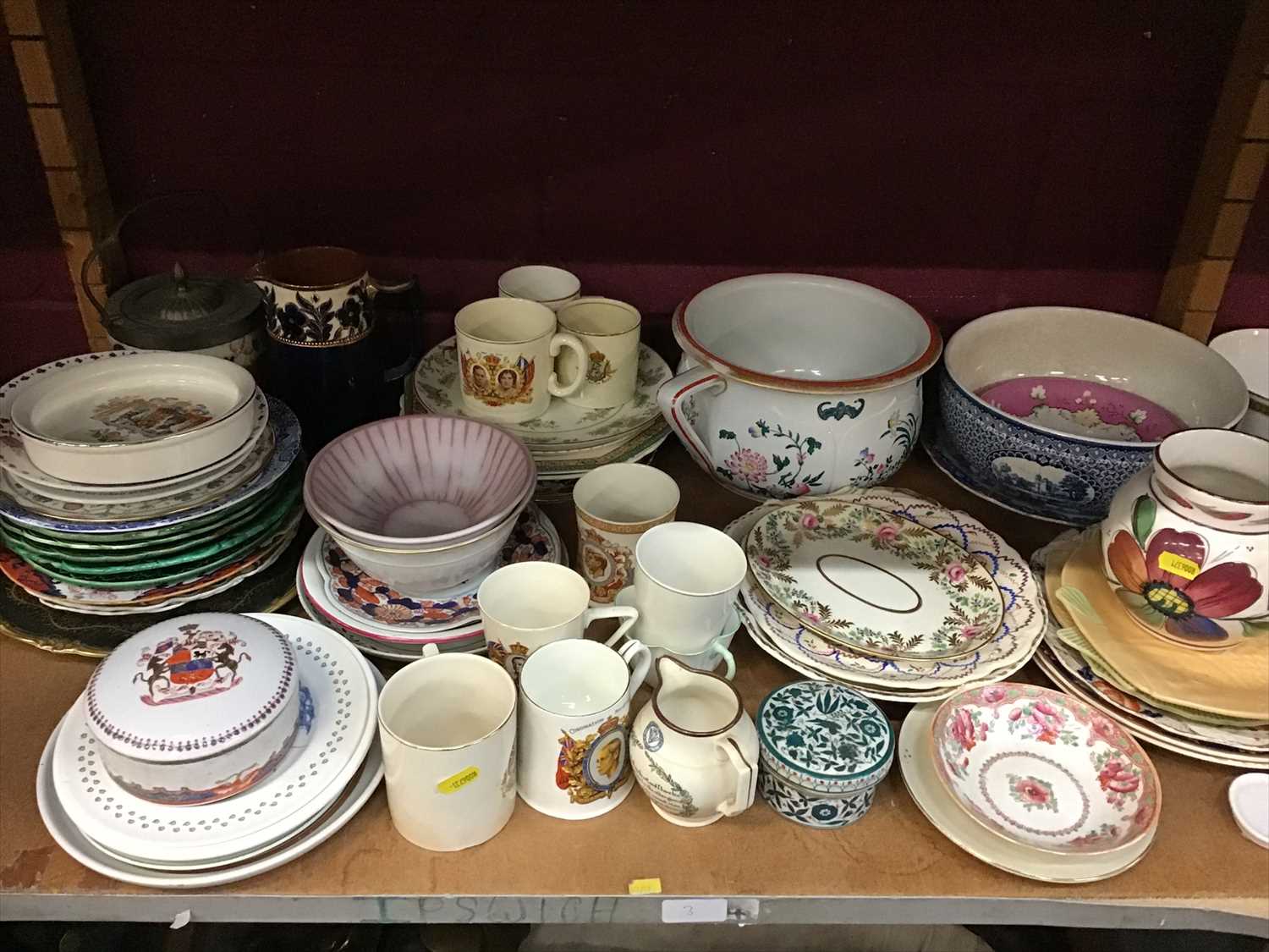 Lot 540 - Collection of ceramics including Royal