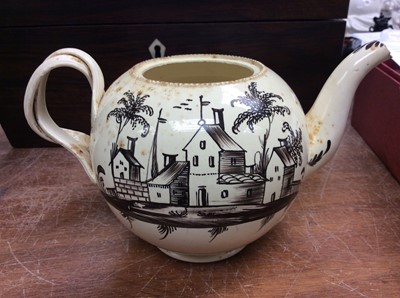 Lot 314 - 18th Century Creamware teapot