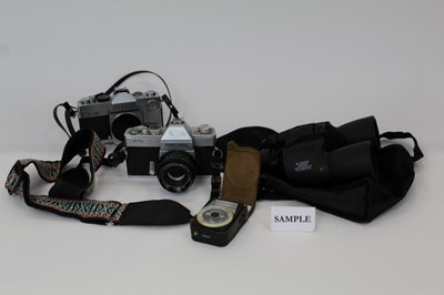 Lot 1913 - One box of camera and accessories