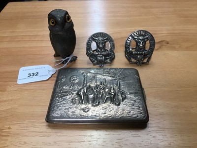 Lot 332 - Edwardian silver plated owl pepparette with glass eyes, pair silver plated armorial menu holders and plated cigarette case (4)
