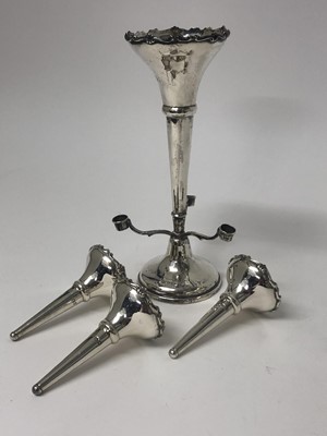 Lot 188 - 1930s silver epergne, the central trumpet shaped vase surrounded by three smaller removable vases, on circular pedestal foot (London 1933), 19.5cm high