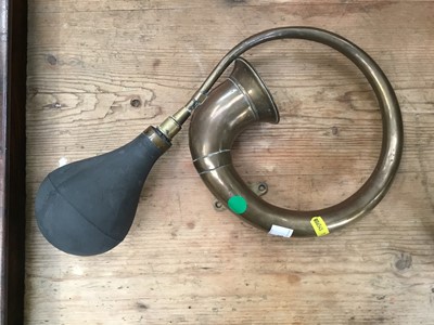 Lot 136 - Vintage brass car horn