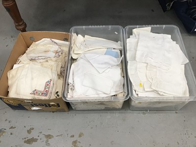 Lot 66 - Three boxes of linen