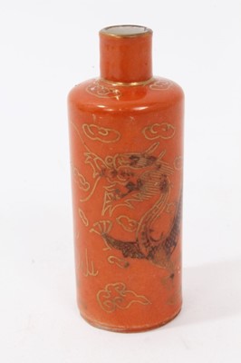 Lot 750 - 19th century snuff bottle