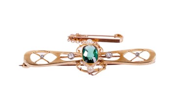 Lot 451 - Edwardian green tourmaline, diamond and seed pearl bar brooch in 15ct gold setting
