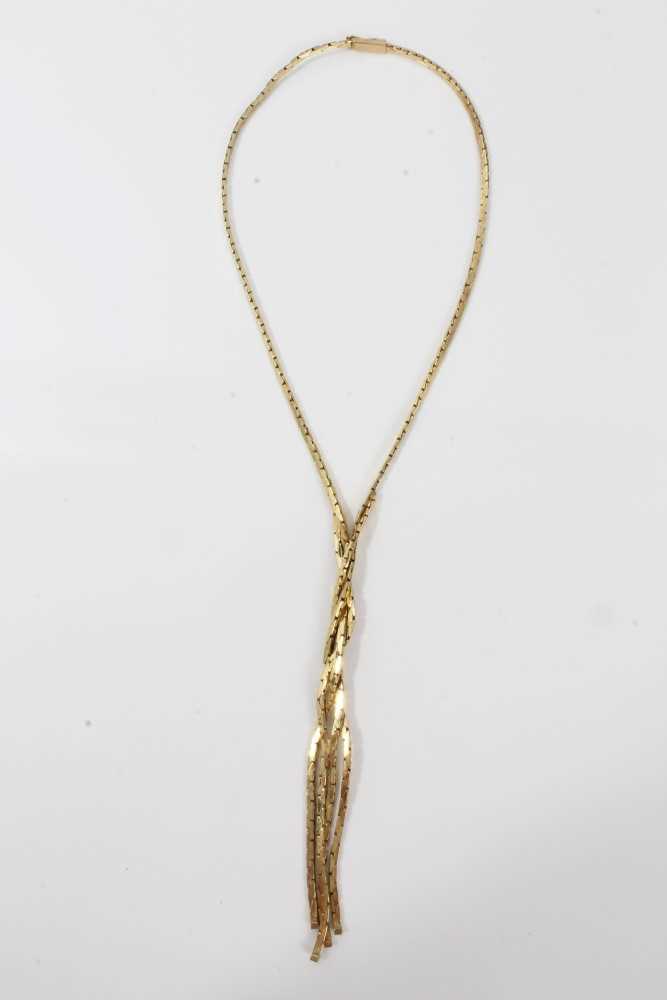 Lot 442 - 9ct gold cross over necklace