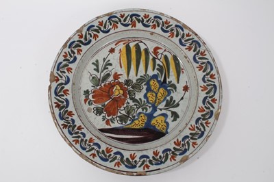 Lot 29 - 18th century Delft dish