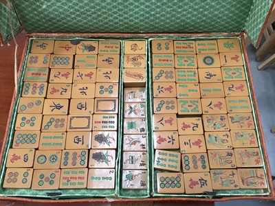 Lot 129 - Vintage mahjong set