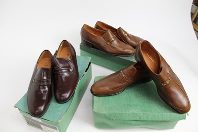 Lot 1761 - Gentlemen's vintage leather shoes. Maker mainly Loake. Mixed sizes. Brogues and casuals.